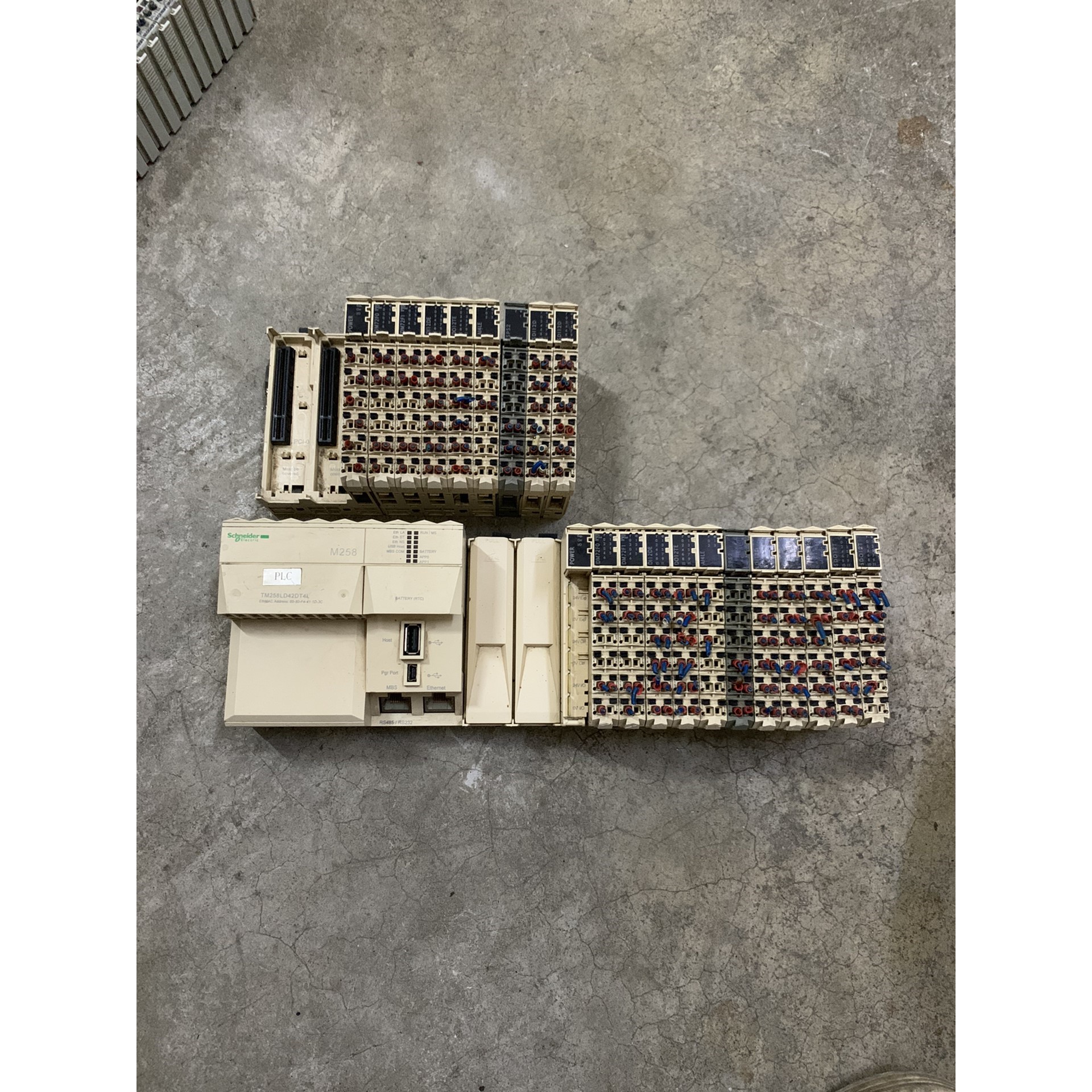 【议价产品】拆机实物照片施耐德PLC询价