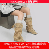 hunnz西部牛仔靴女2025新秋冬不过膝长靴金属风皮带扣褶皱堆堆靴