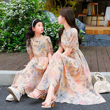 新中式国风亲子装连衣裙洋气2026新款高端炸街母女装旗袍夏装长裙