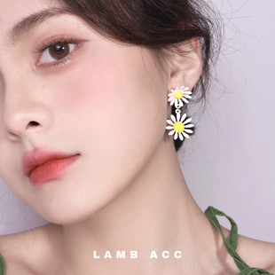 LAMB ACC 漫山遍野 小雏菊双层花朵耳钉耳夹
