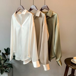 奢华样板房衣帽间衣服女士衬衫 饰品 陈列摆件定制家具衣柜展厅软装