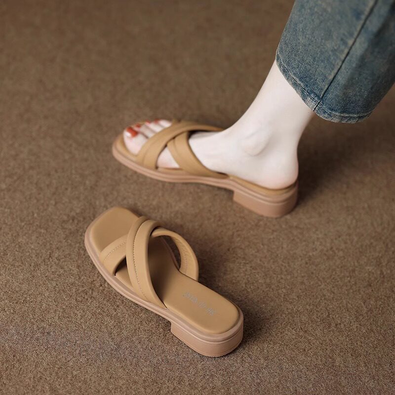 今年流行的软底百搭女士拖鞋2026新款夏季外穿时尚爆款平底凉拖鞋