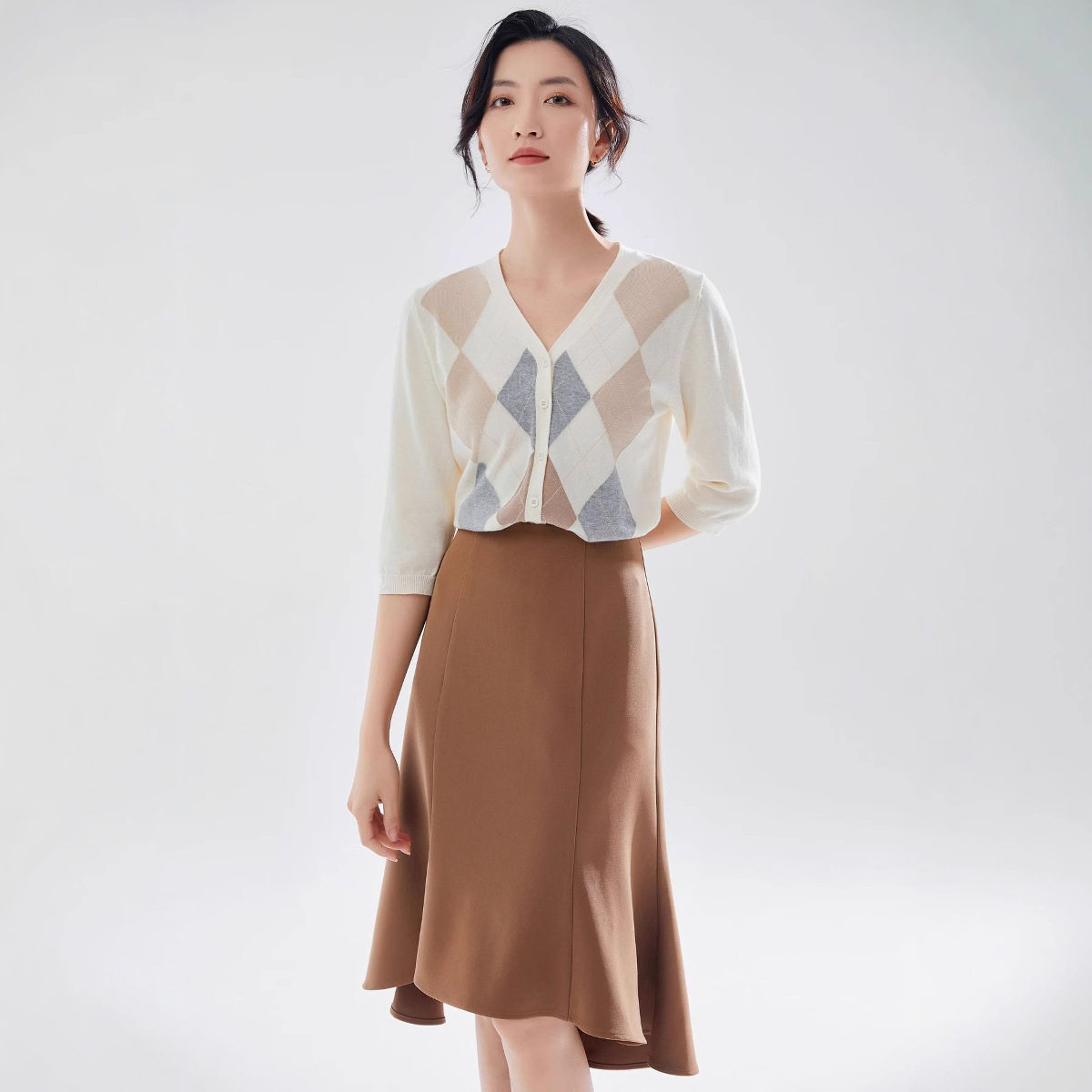 2025秋冬新款气质不规则鱼尾半身裙女中长款高腰显瘦修身HT30507