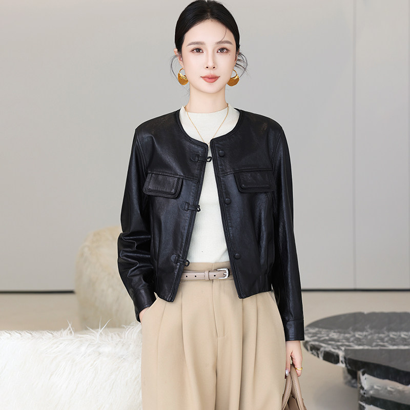 卡若维娅真皮绵羊皮短款皮衣女