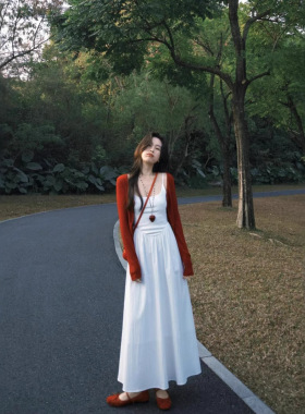 小个子韩系温柔白色吊带连衣裙2025春季度假甜美气质长裙子配开衫