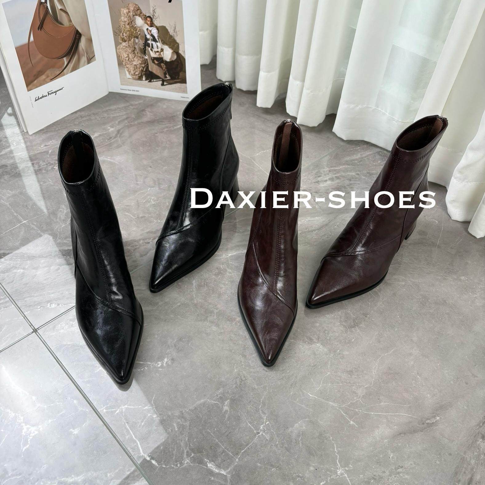 2024尖头靴子短靴女新款秋冬小众瘦瘦靴设计感粗跟高跟短筒靴