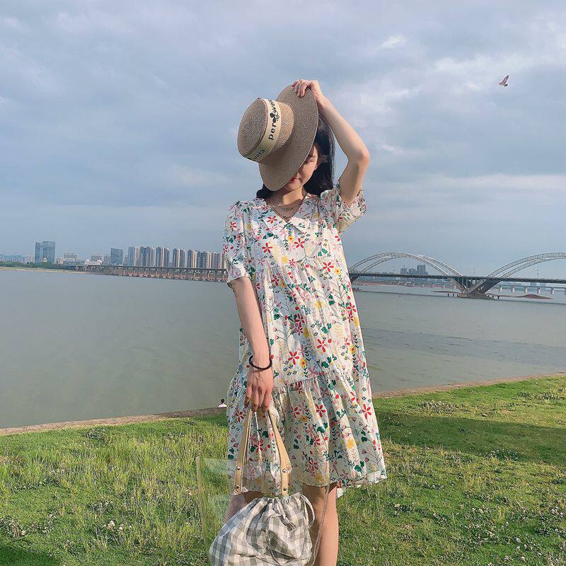 2020新款 碎花大v领高腰娃娃连衣裙超仙女减龄遮肉裙子夏