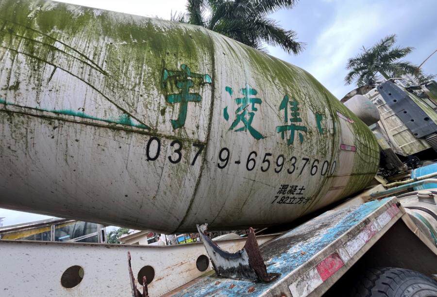 4月29日琼海市车牌号为琼E20982徐工牌重型特殊结构货车一辆网络拍卖公告