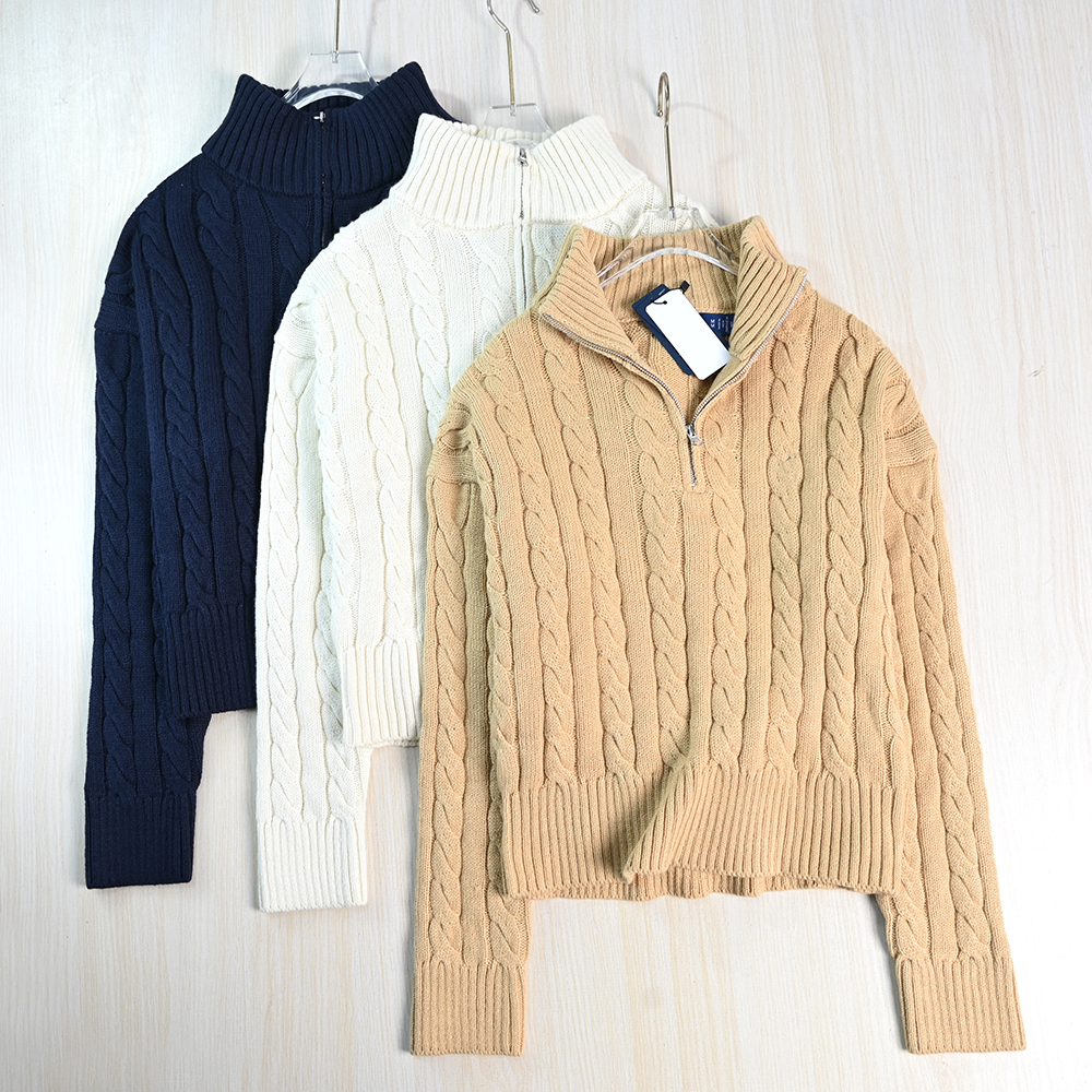 绞花半拉链立领落肩袖针织毛衣