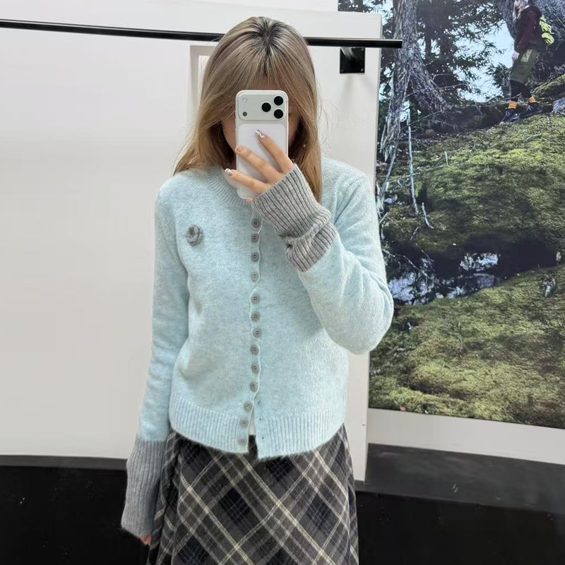 优雅软糯圆领休闲长袖针织开衫