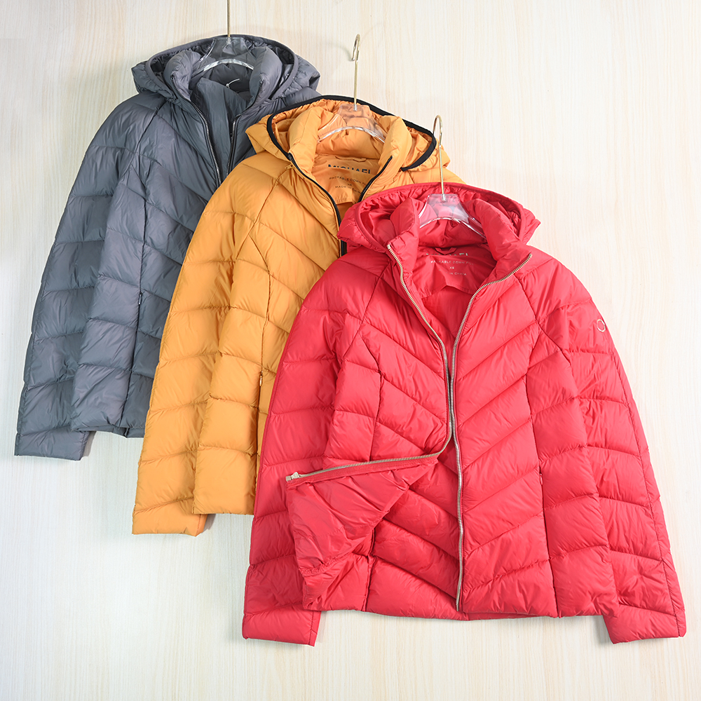 90鸭绒可脱卸帽保暖插肩袖羽绒服