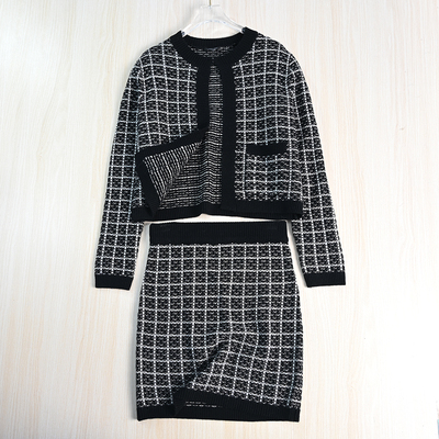 优雅气质一粒扣针织开衫短裙套装