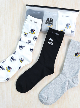 2512/22美系K尔联名款厚款棉质色织提花刺绣中筒袜子三双装