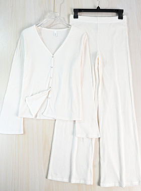 思琪女装2511/24  气质干练螺纹V领系扣修身长袖针织衫针织裤套装