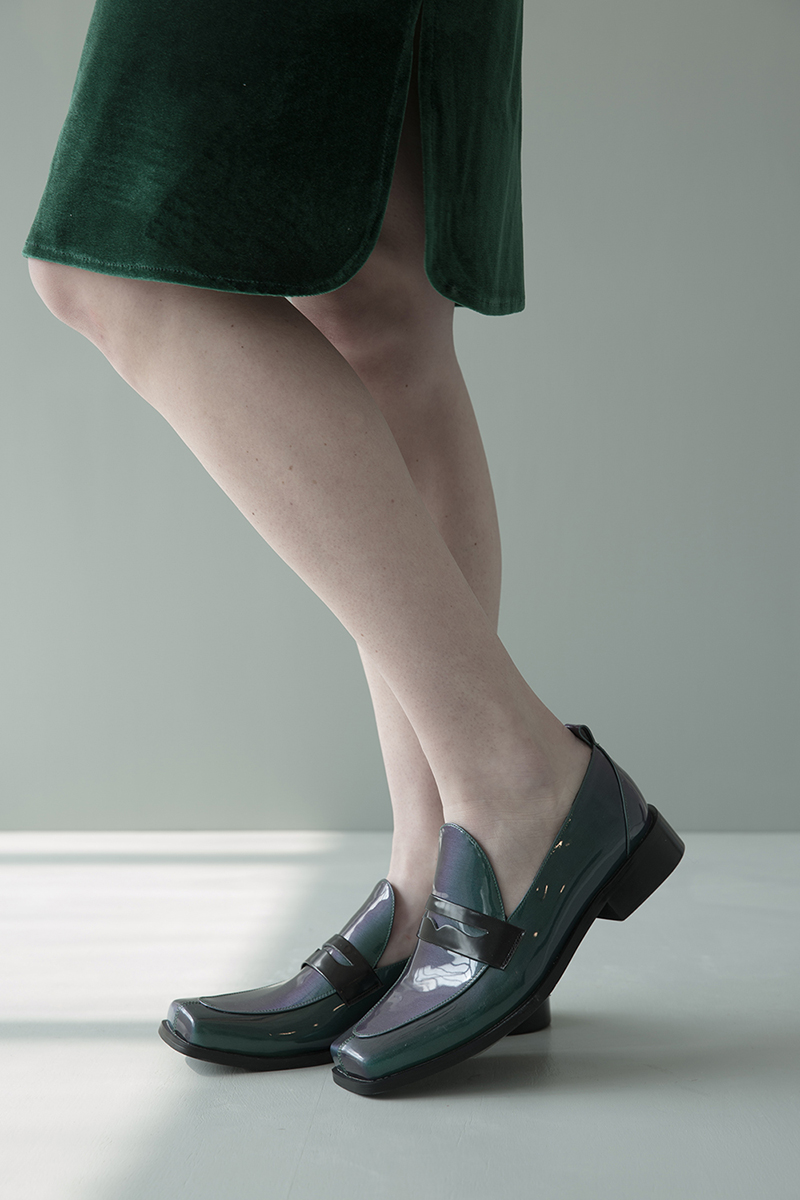 pinkpunkplank 镜面丝绒变色中性风复古方头横式乐福女鞋|msdalam kategori Kasut wanita, kasut rendah - dari Buy2taobao.com untuk memberikan perkhidmatan ejen Taobao profesional membeli