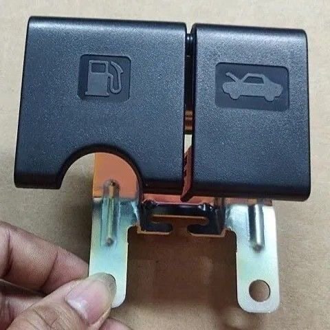 日产新阳光机盖拉手扣手