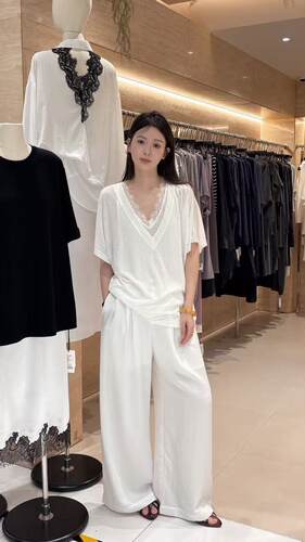 CICI CLEAN十三行26夏季新款极简风蕾丝拼接V领短袖T恤女百搭上衣