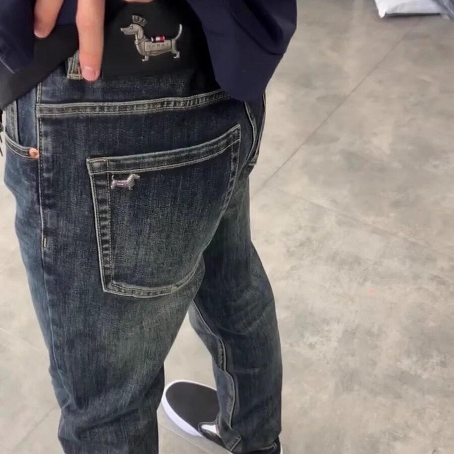 秋冬季网红同款刺绣轻奢牛仔裤