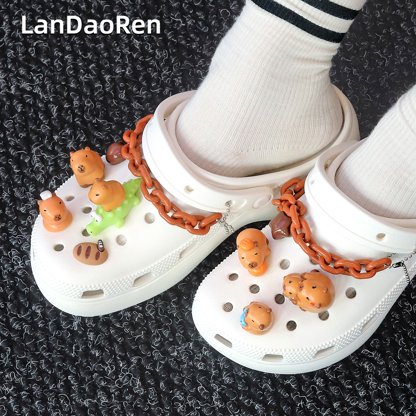 卡皮巴拉洞洞鞋花扣适配Crocs