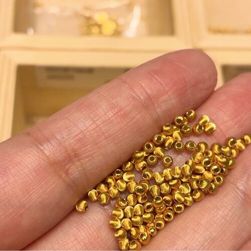 925银2.5mm猫眼珠克价一克约38个
