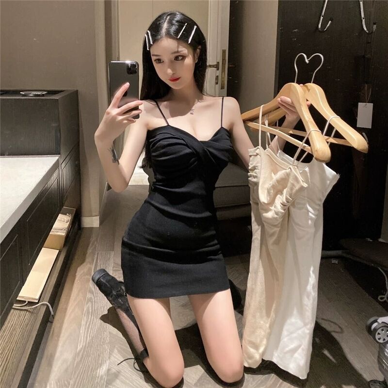 Skirt niche design early spring 2021 new temperament suspender hip tight show thin little dress women
