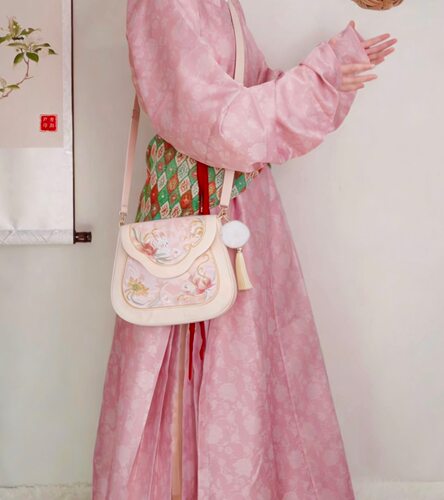 新款货郎包兔兔刺绣汉服日常斜挎包四季百搭包马鞍包单肩国风包