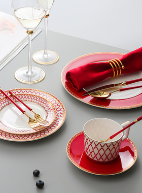 红伽圣殿不锈钢西餐餐具网红牛排刀叉勺家用盘碗碟红色西餐具套装