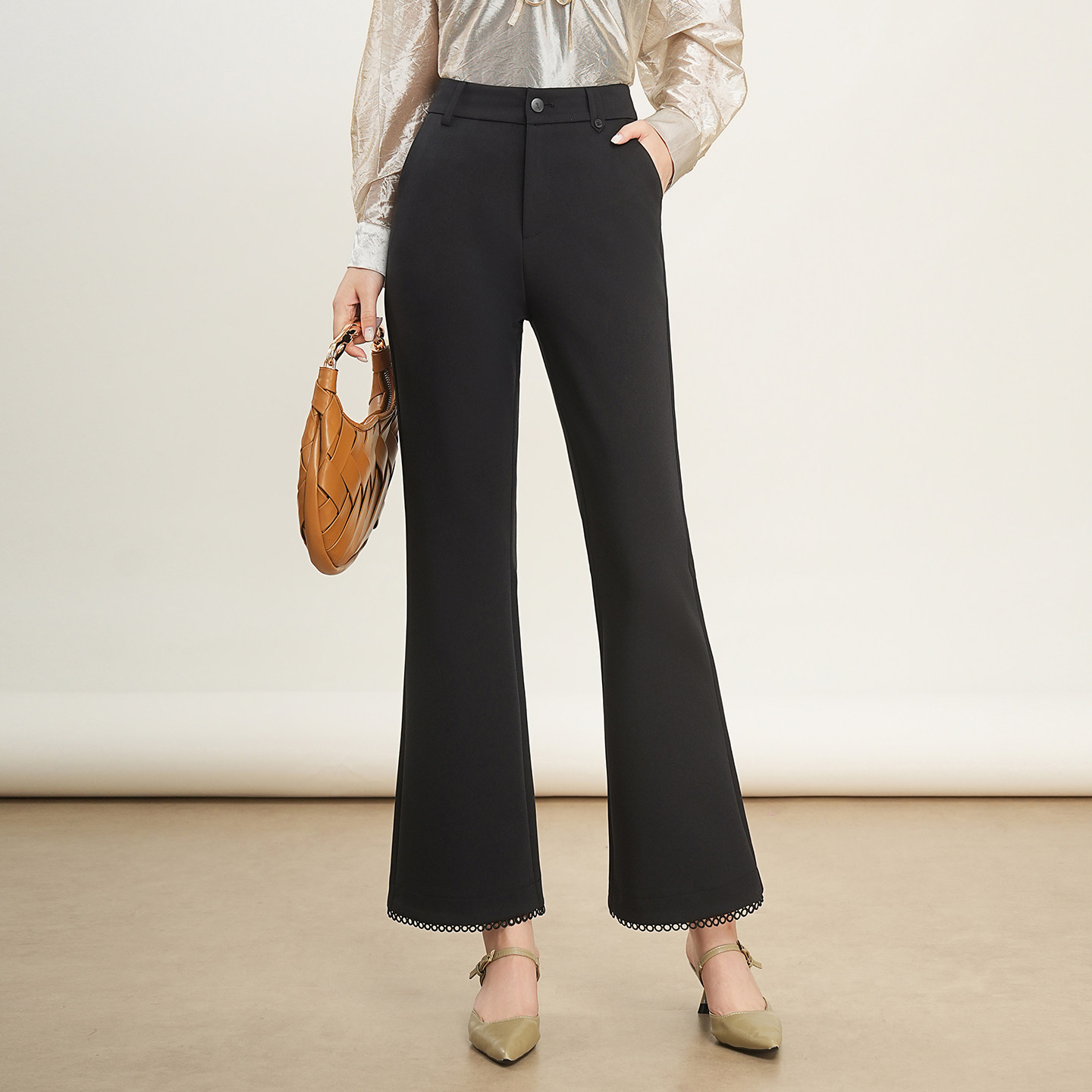 微喇裤女2025秋季新款高腰显瘦九分黑色小个子蕾丝边喇叭西装裤子