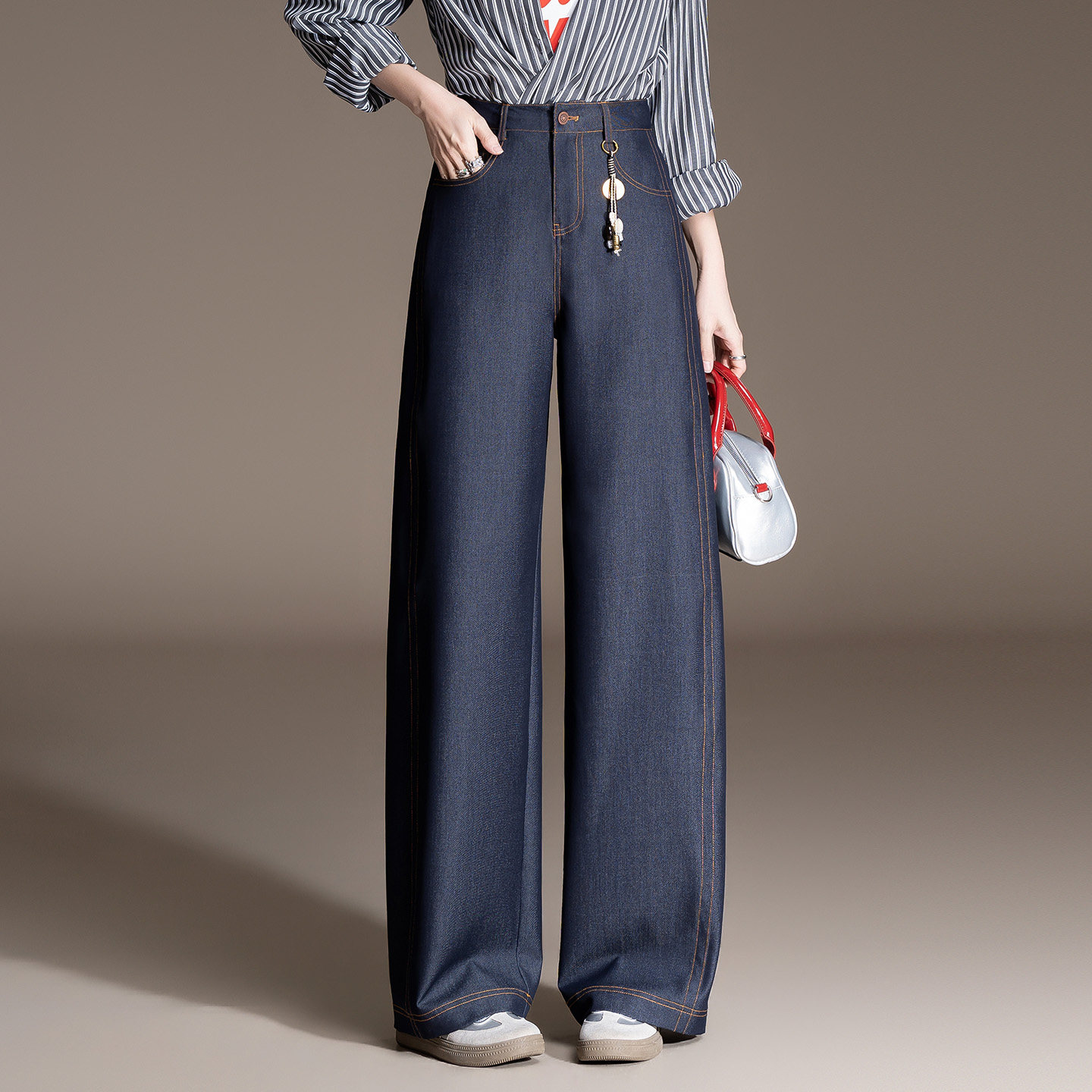 垂感显瘦牛仔裤女2026年春季新款百搭高腰通勤休闲裤子直筒阔腿裤