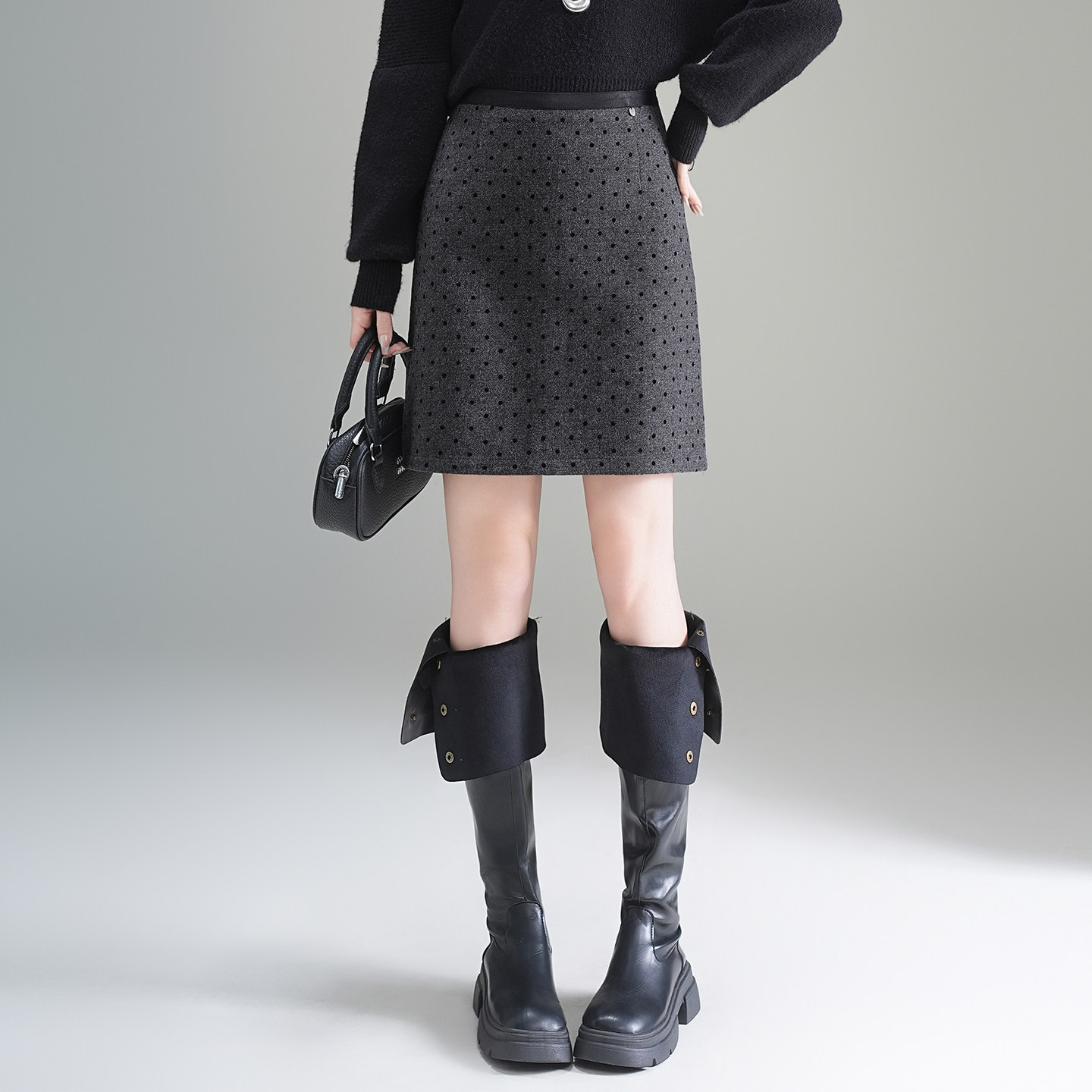 毛呢波点短裙女秋冬2025年新款高腰显瘦小个子a字包臀裙半身裙子
