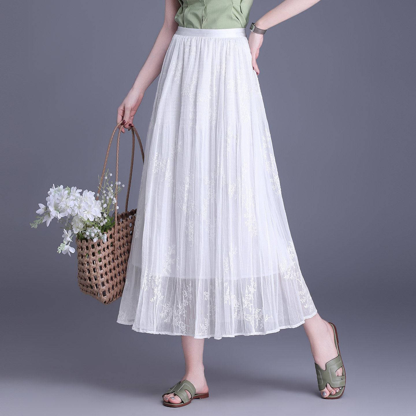 刺绣白色a字半身裙女2026春夏季新款百搭高腰显瘦中长款遮胯伞裙