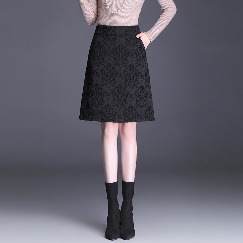 提花暗花纹黑色a字裙2025春秋女气质包臀显瘦半身裙高腰显瘦短裙