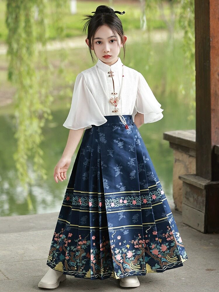 新中式中国风汉服两件套马面裙服图片