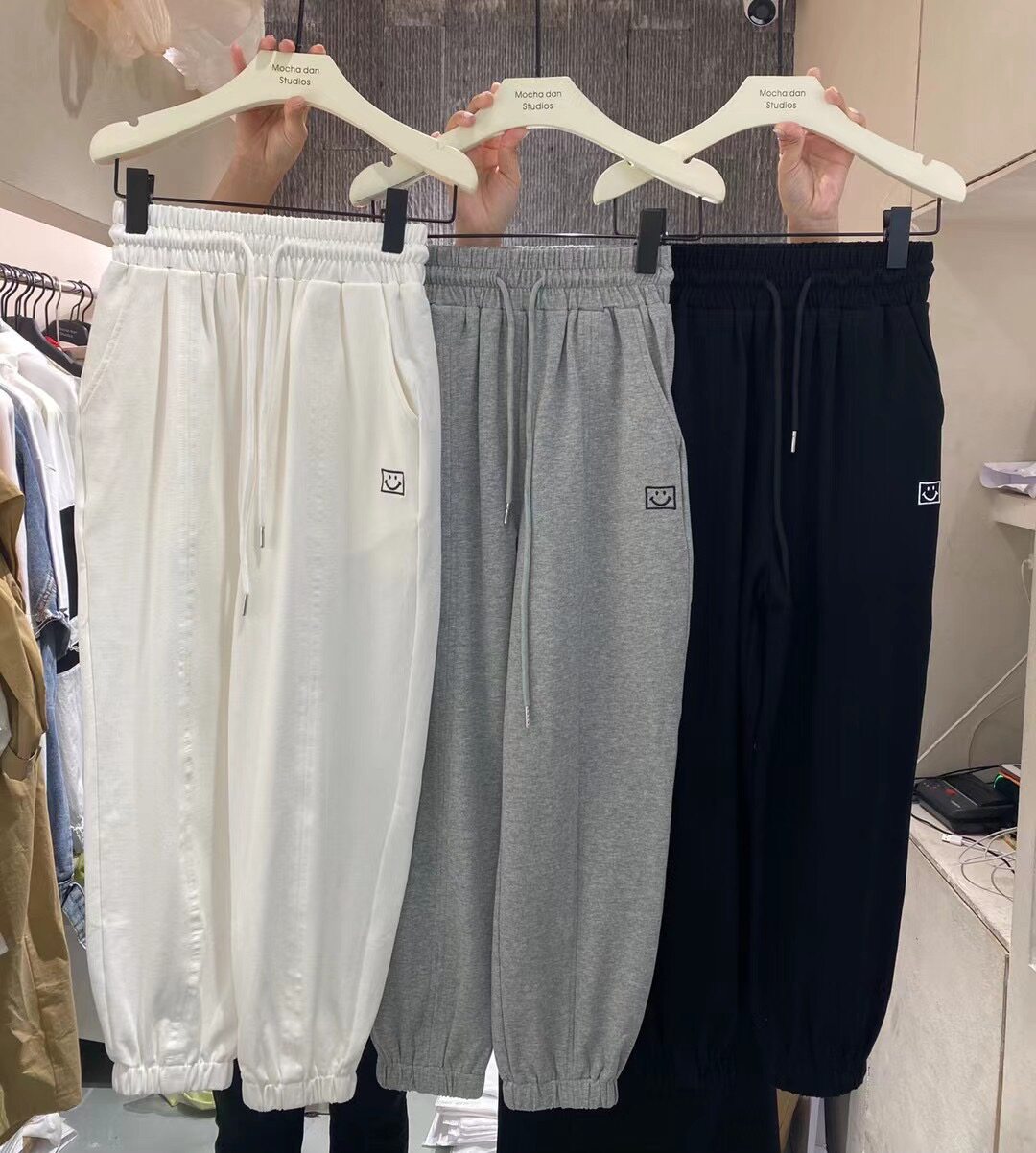 Mochadan夏季新款松紧腰港风方块笑脸哈伦裤运动休闲直筒裤女百搭