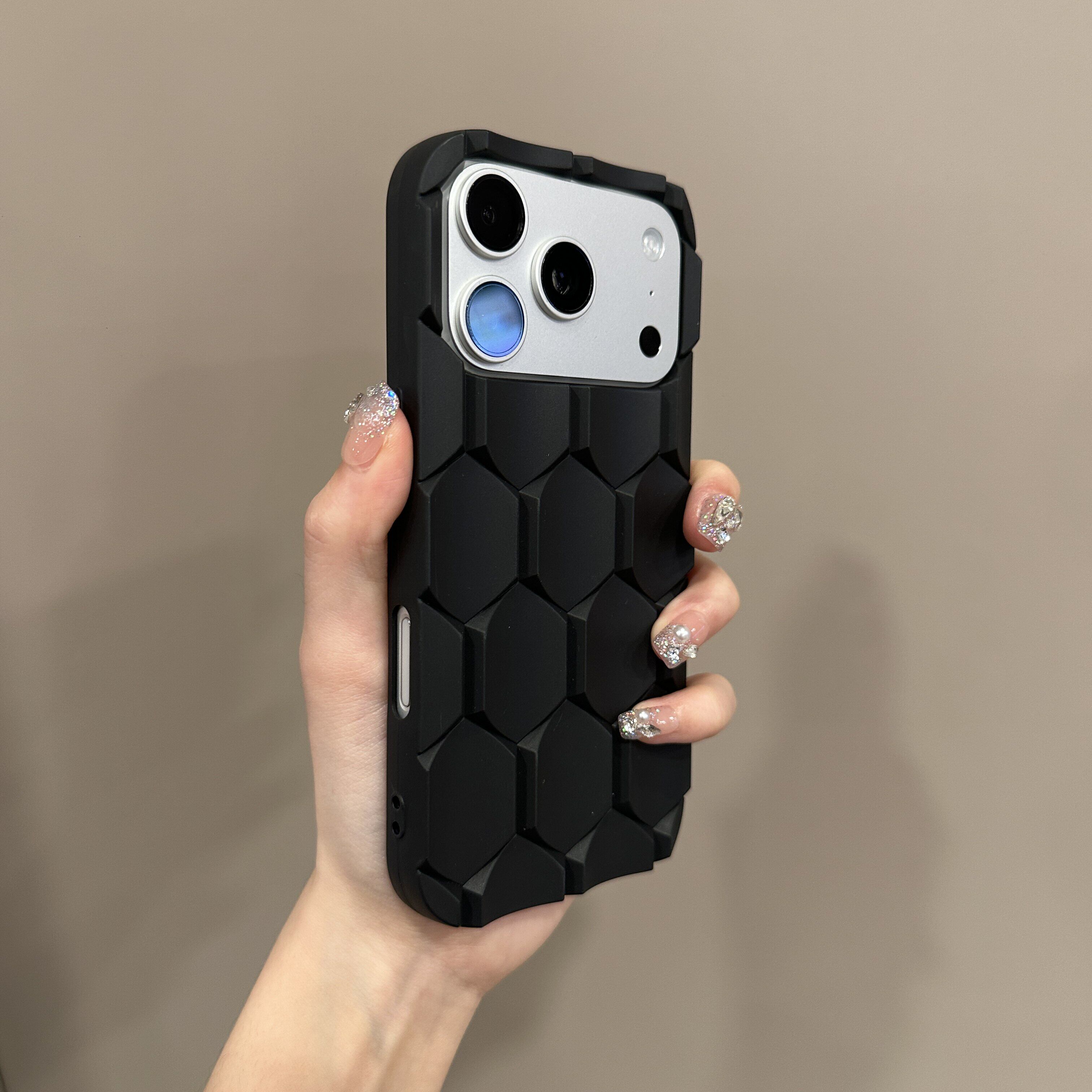 纯色立体蜂巢纹适用iPhone17ProMax手机壳新款高级感16Pro全包防摔15加厚保护套男女14/13Pro日韩ins风12小众