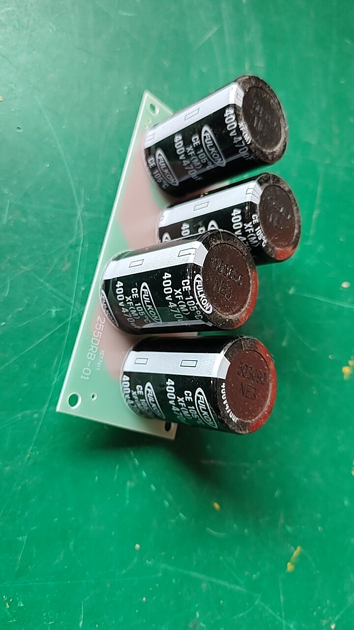 青岛 雷神 亿泰 ZX7-255 285 315  400V470UF 逆变焊机电解电容板