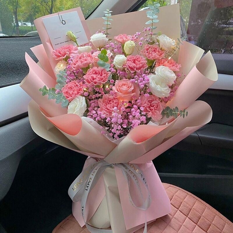 母亲节康乃馨花束鲜花速递新疆维吾尔自治哈密地区哈密市同城配送