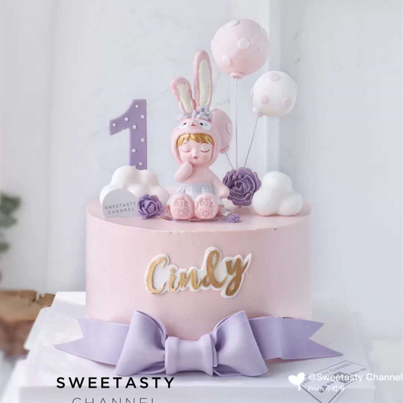 网红蛋糕装饰长耳朵兔宝宝蛋糕摆件紫色衣服宝宝树脂生日摆件蛋糕