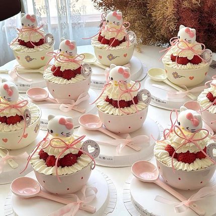 2026网红圣诞节helloKitty粉色奶油陶瓷碗蛋糕装饰kt猫甜品草莓碗