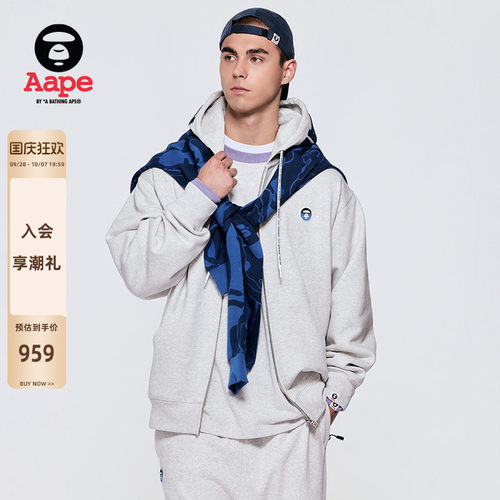 Aape牙刷绣徽章质感简约加绒卫衣