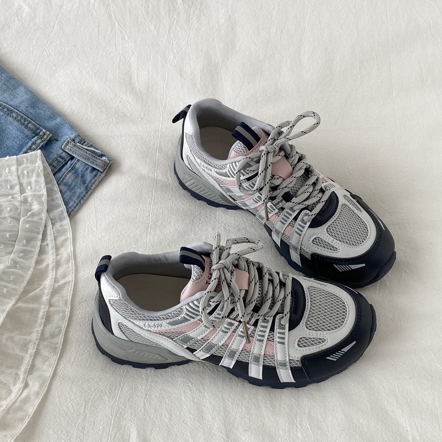 轻便透气户外登山运动鞋老爹鞋潮