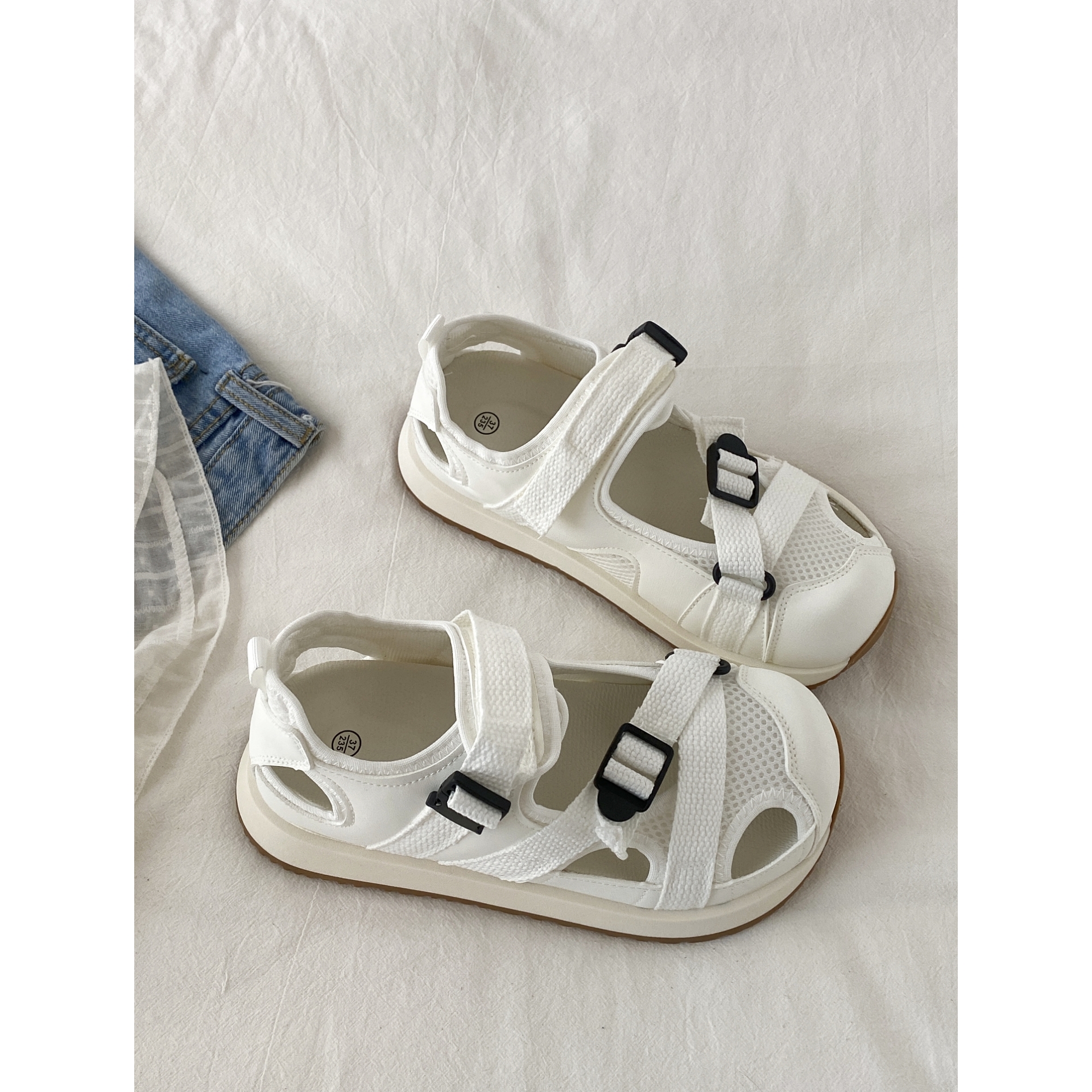 魔术贴包头凉鞋透气网面运动板鞋