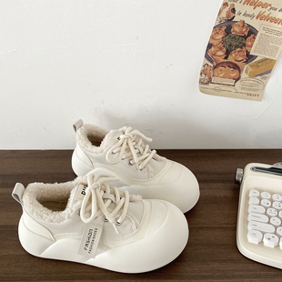 喜叔奶白加绒小白鞋女款冬季百搭厚底保暖棉鞋小众丑萌大头面包鞋