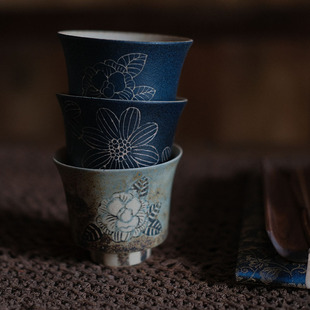 稚拙手作 景德镇复古侘寂陶瓷手绘青花茶具雕刻茶杯主人杯客杯