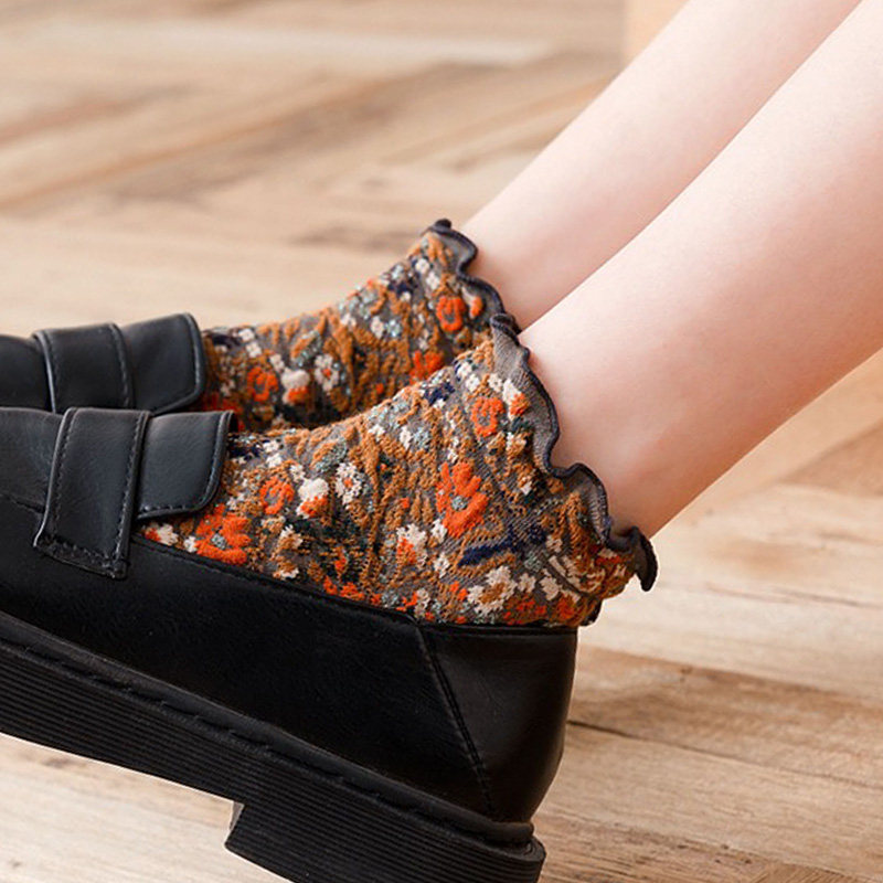 蕾丝木耳花边袜子女春秋款中短筒复古甜美小碎花配英伦风小皮鞋的