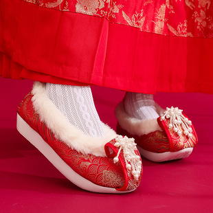 新婚中式绣花鞋红色搭配秀禾服增高圆头加绒登云履布鞋云头珠花汉