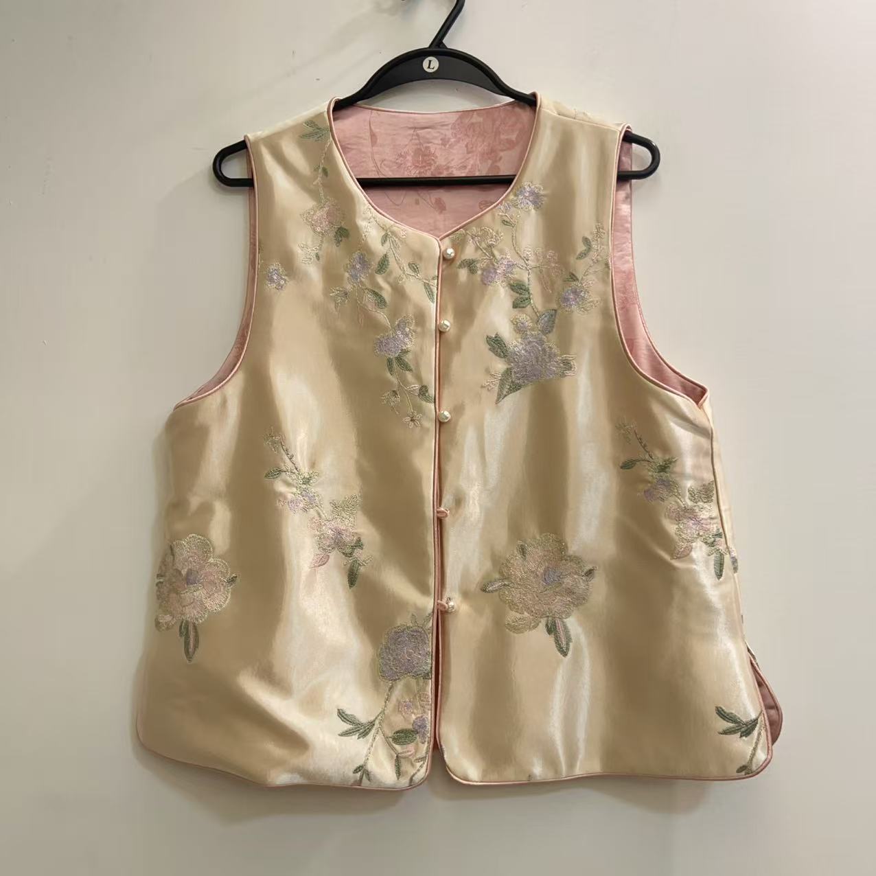 显瘦高级感重工醋酸刺绣设计马甲