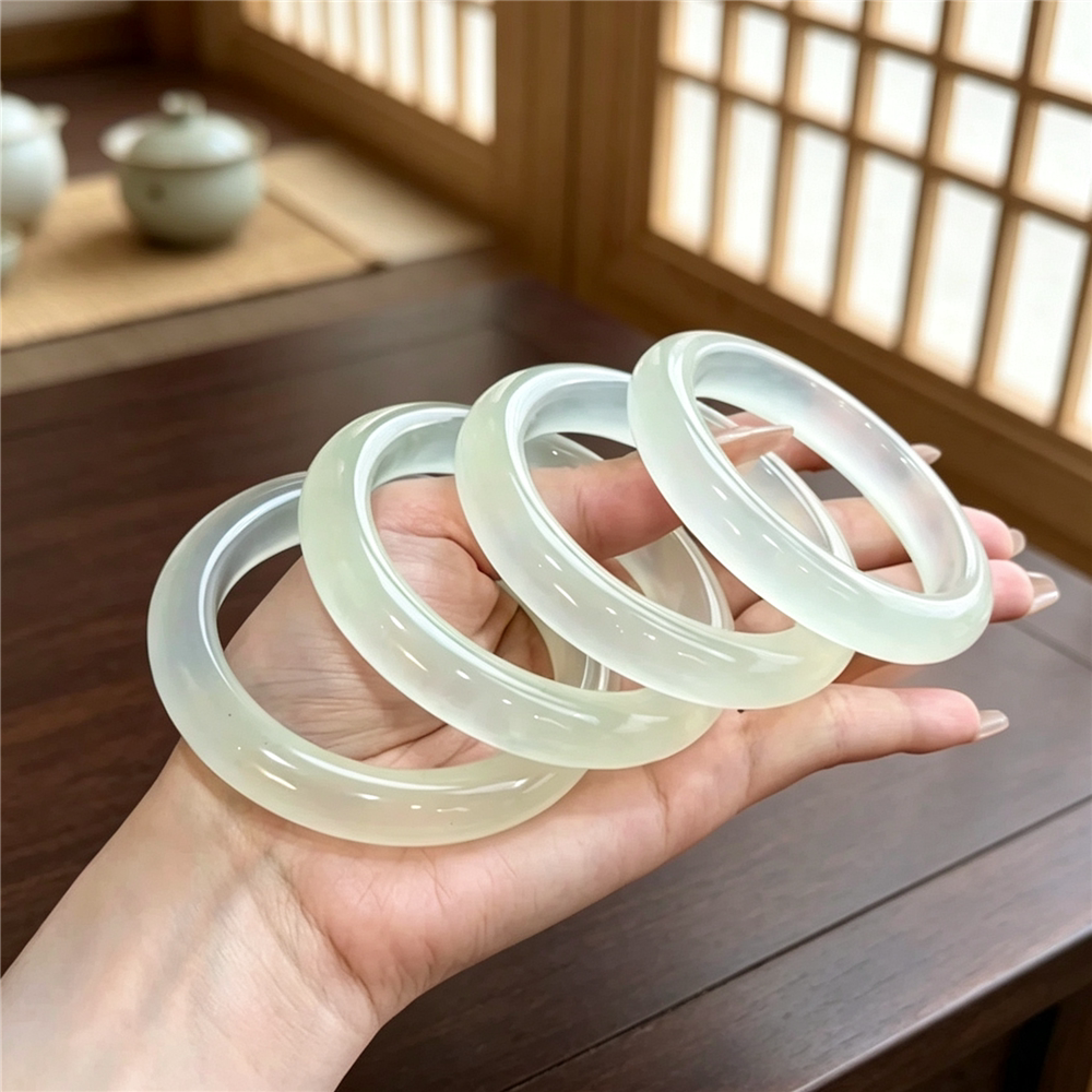 纯天然岫玉白冰手镯女款葡萄肉冰种通透正品青晴水色圆条真玉镯子