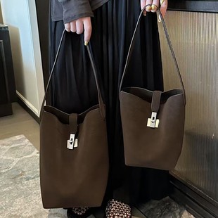 小众设计塌塌包腋下水桶包2025高级感时尚百搭单肩手提通勤托特包