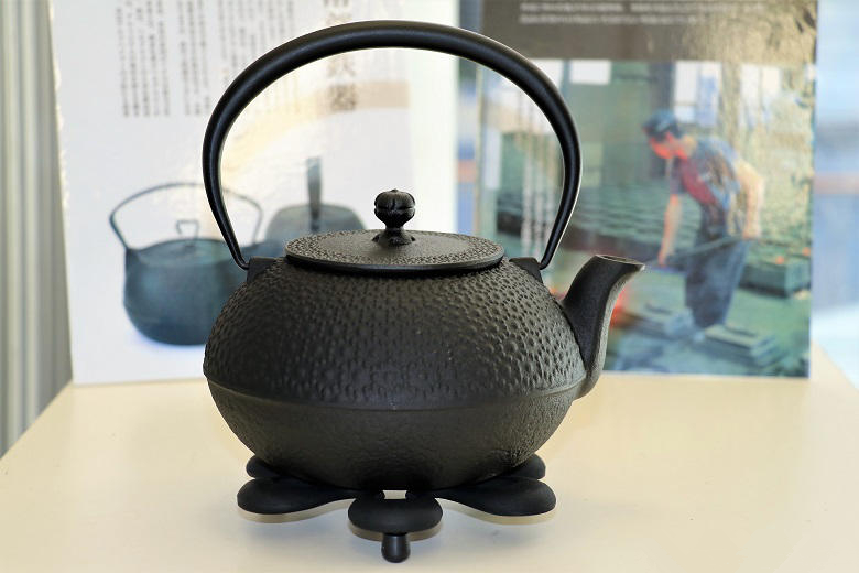 日本代购南部铁器盛荣堂铸铁无涂层铁壶新龟甲电磁炉可用1.25L/1L